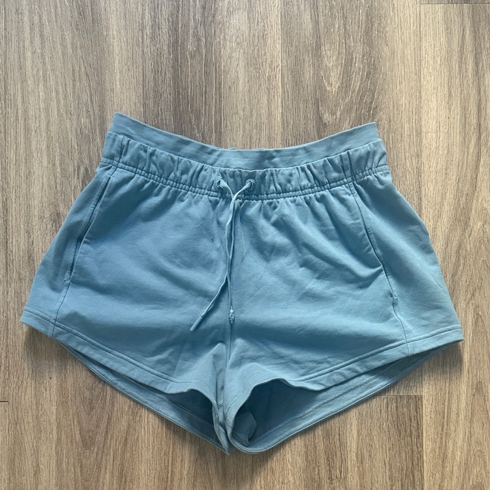 lululemon Shorts Size 8 Women's High rise Inner Glow in Blue